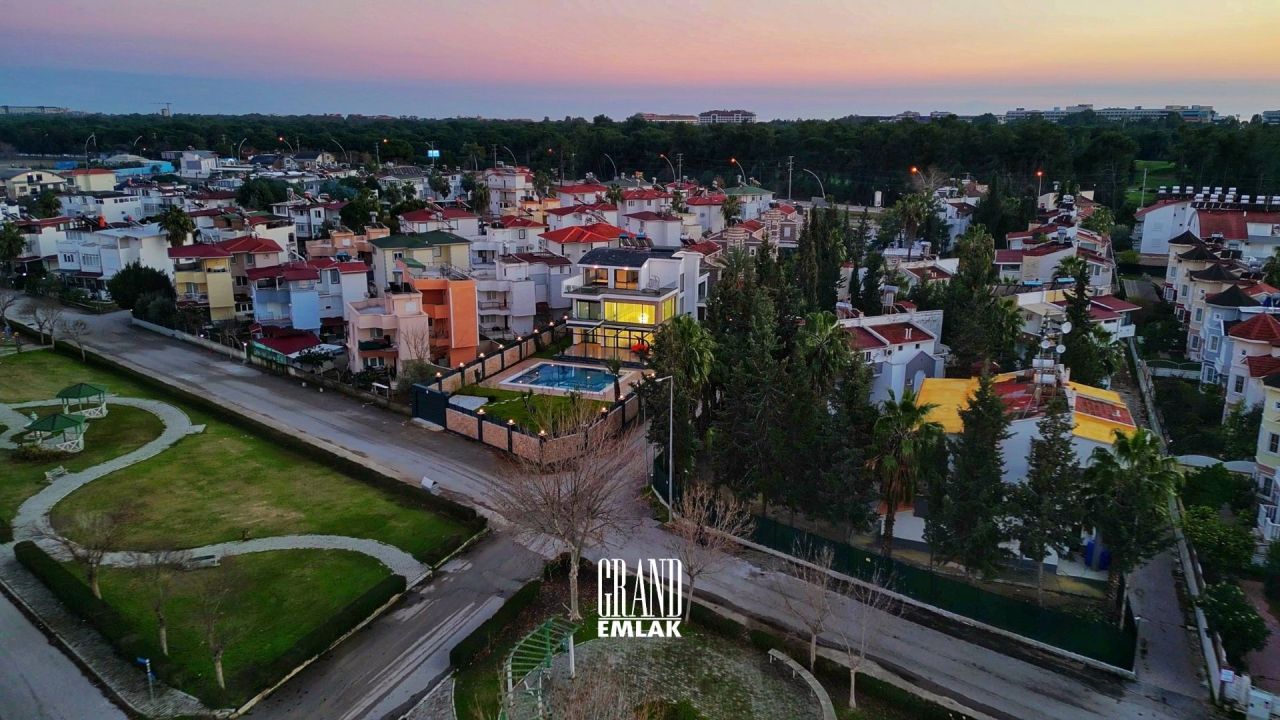 Вилла в Анталии, Турция, 650 м² - фото 7