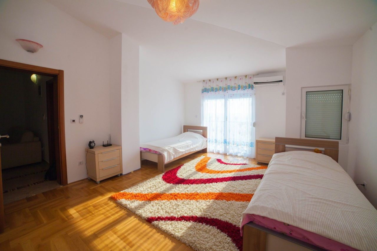 Вилла в Баре, Черногория, 240 м² - фото 4