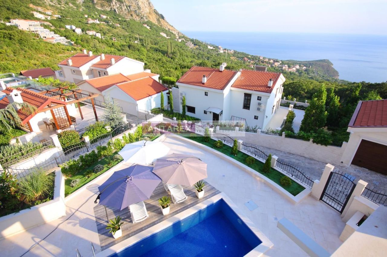 Вилла в Святом Стефане, Черногория, 354 м² - фото 2