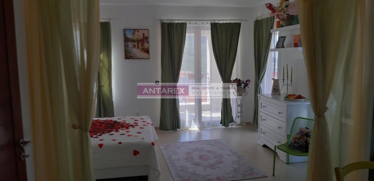 Вилла в Святом Стефане, Черногория, 354 м² - фото 9