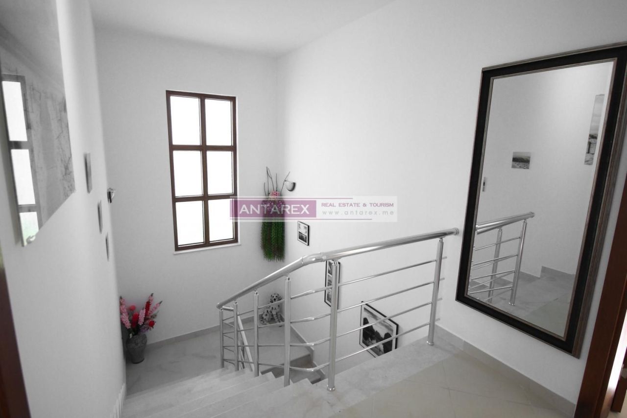 Вилла в Святом Стефане, Черногория, 354 м² - фото 14