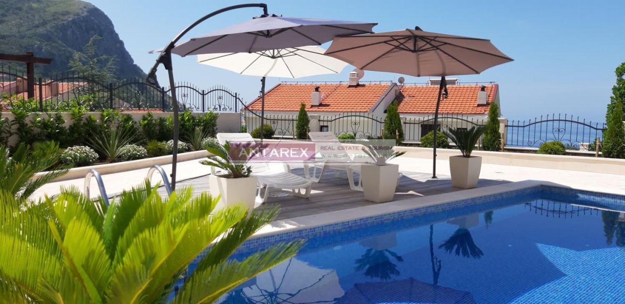 Вилла в Святом Стефане, Черногория, 354 м² - фото 18