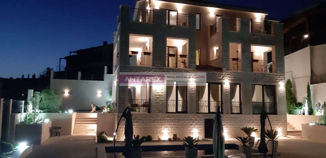 Вилла в Святом Стефане, Черногория, 354 м² - фото 19