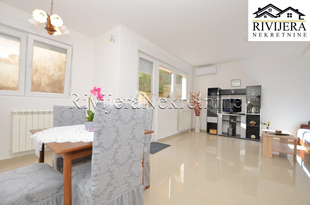 Квартира в Херцег-Нови, Черногория, 45 м² - фото 2