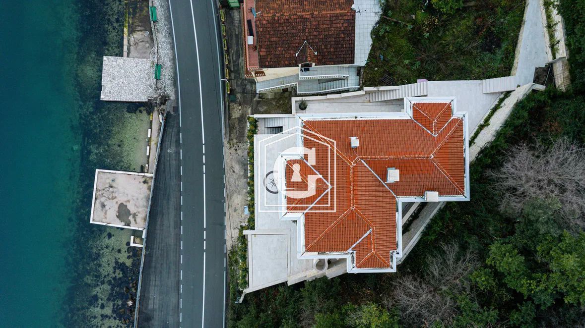 Вилла в Которе, Черногория, 572 м² - фото 3