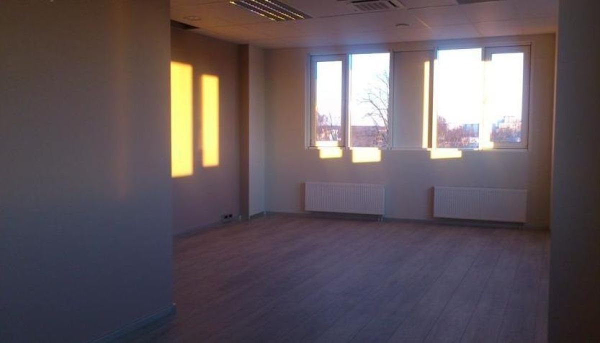 Коммерческая недвижимость в Риге, Латвия, 1 000 м² - фото 2