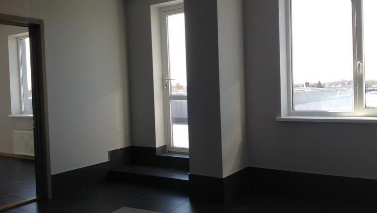 Коммерческая недвижимость в Риге, Латвия, 1 000 м² - фото 3