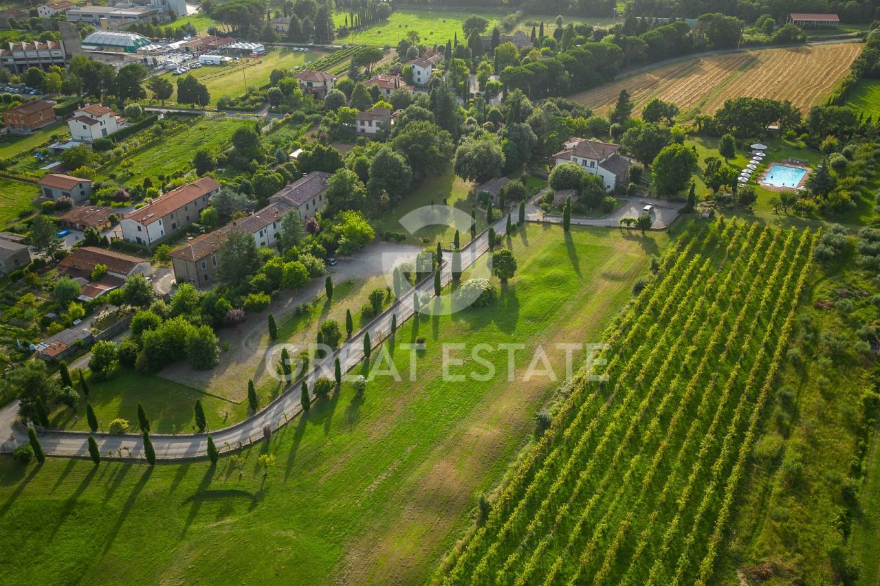 Дом в Кортоне, Италия, 944 м² - фото 17