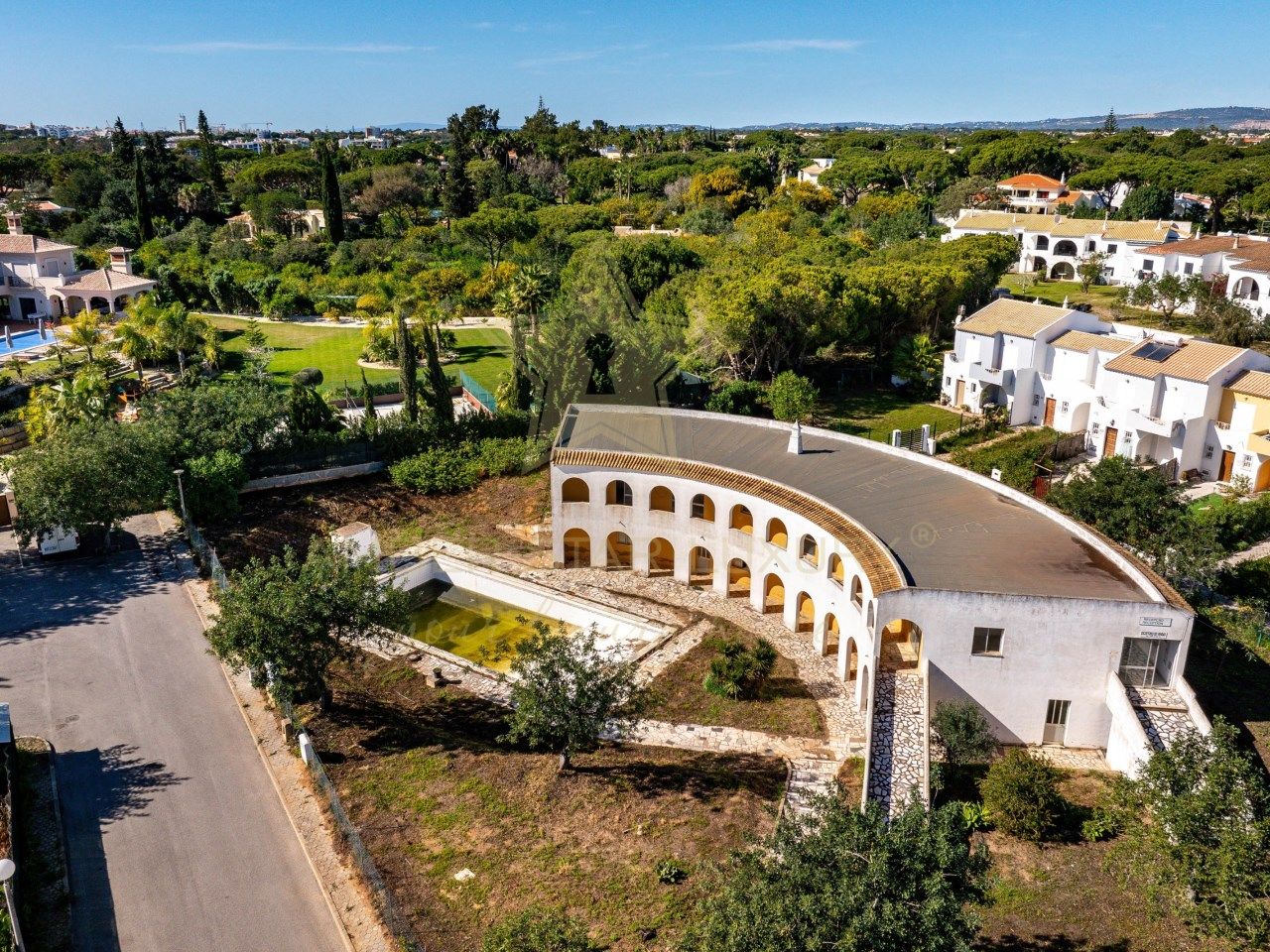 Магазин в Картейра, Португалия, 365 м² - фото 1