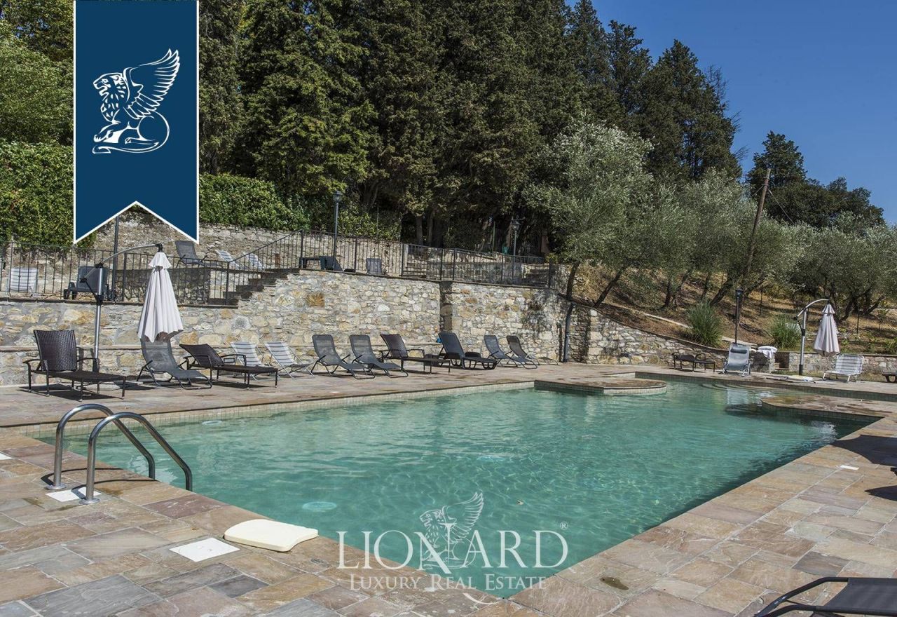 Вилла во Флоренции, Италия, 2 100 м² - фото 9