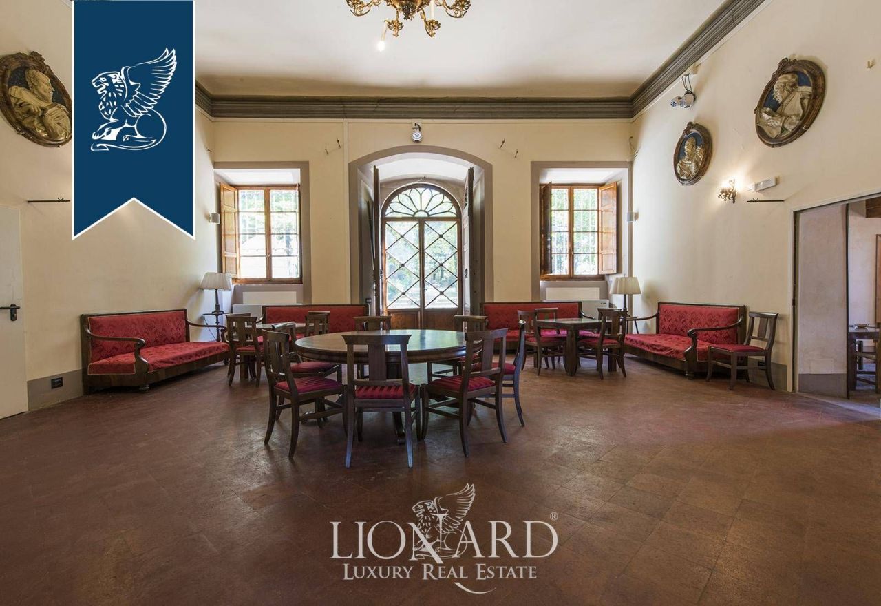 Вилла во Флоренции, Италия, 2 100 м² - фото 11