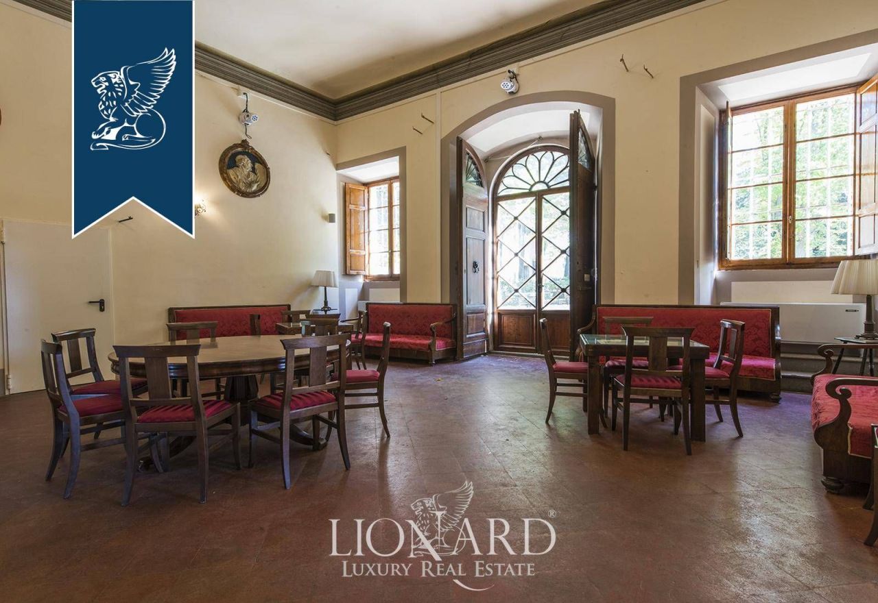 Вилла во Флоренции, Италия, 2 100 м² - фото 12