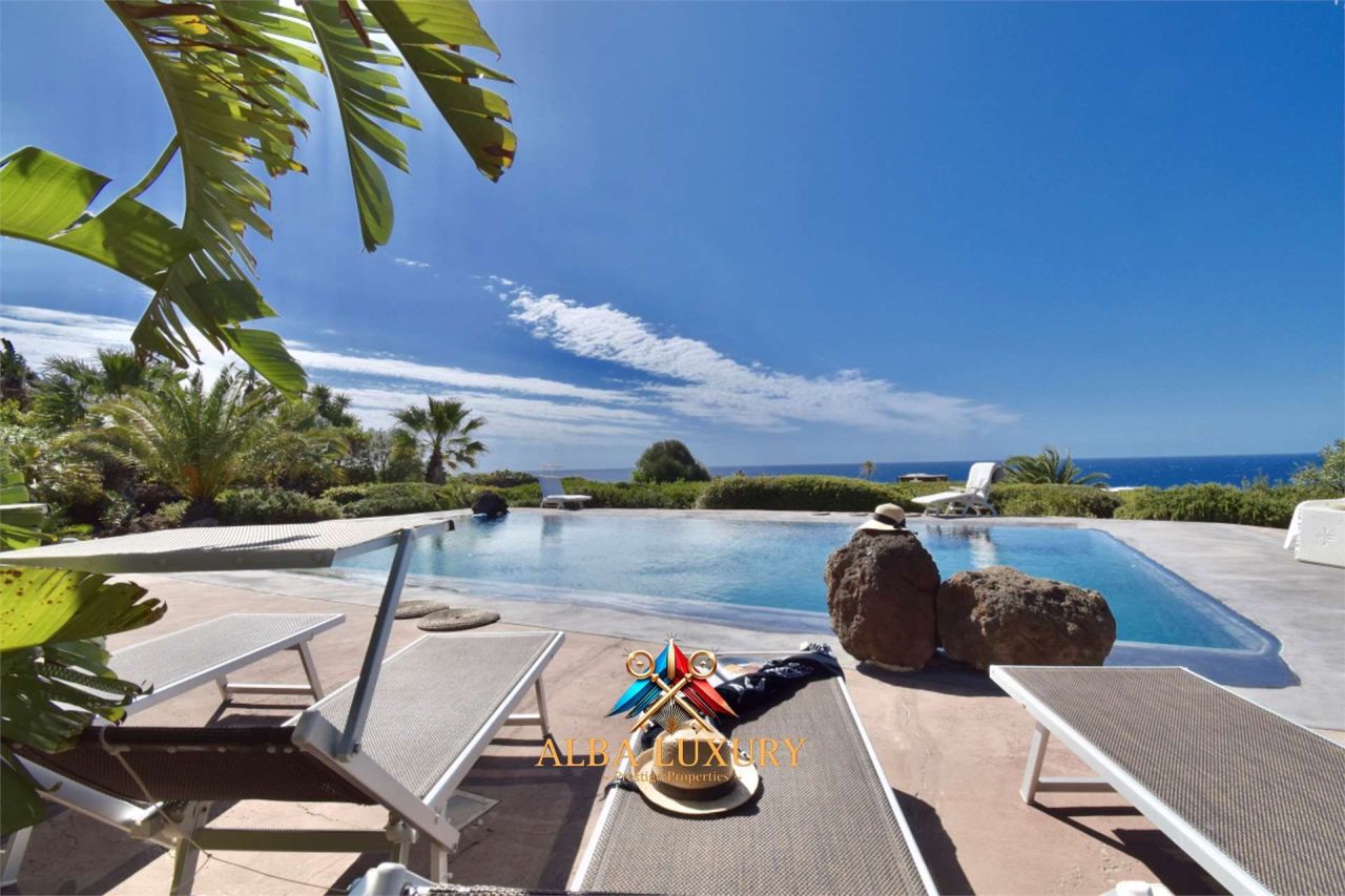 Вилла на о-ве Пантеллерия, Италия, 770 м² - фото 2