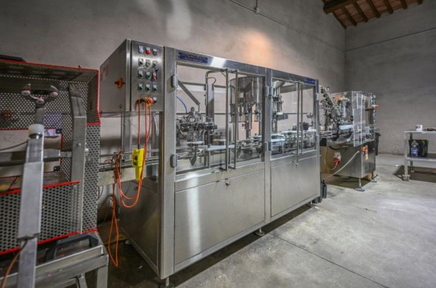 Производство в Ареццо, Италия, 2 270 м² - фото 5