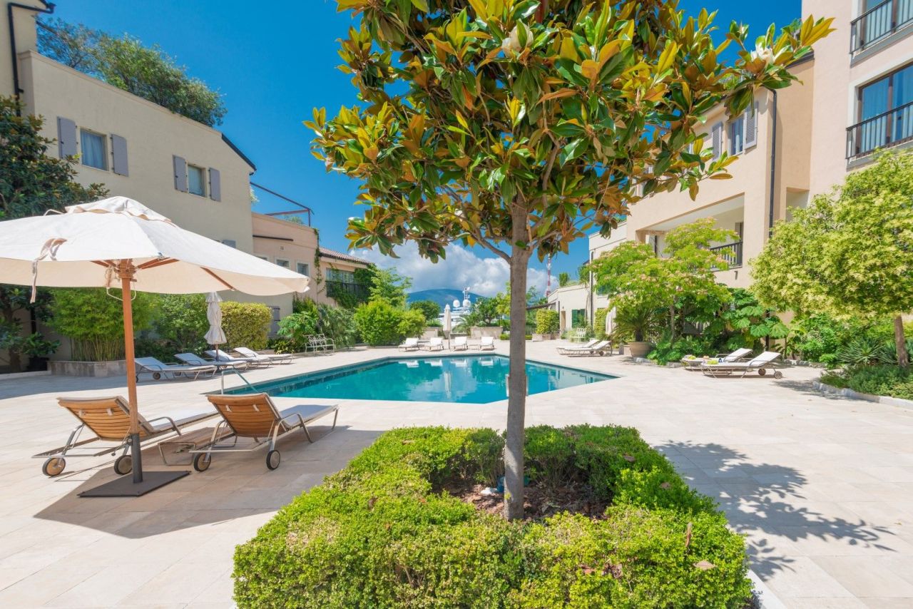 Квартира в Тивате, Черногория, 68 м² - фото 3