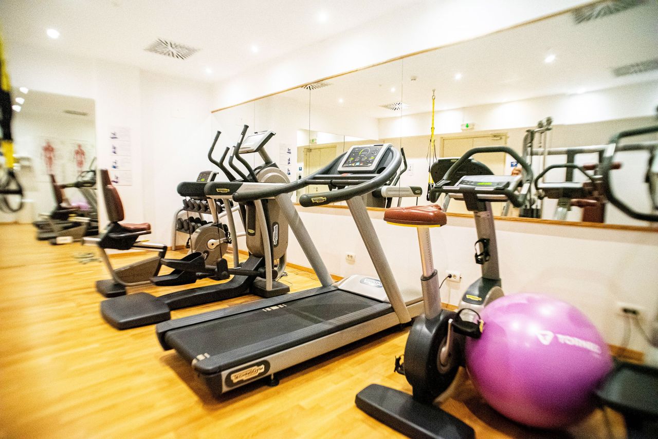 Квартира в Тивате, Черногория, 68 м² - фото 16