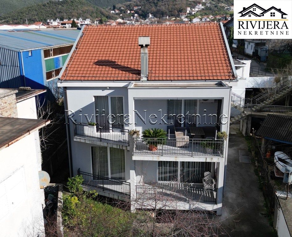 Дом в Херцег-Нови, Черногория, 256 м² - фото 2