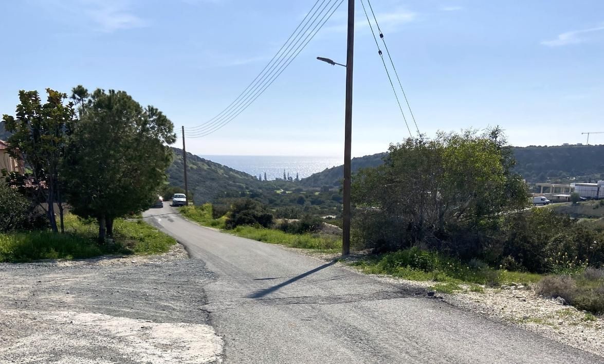 Земля в Агиос Тихоне, Кипр, 6 350 м² - фото 8