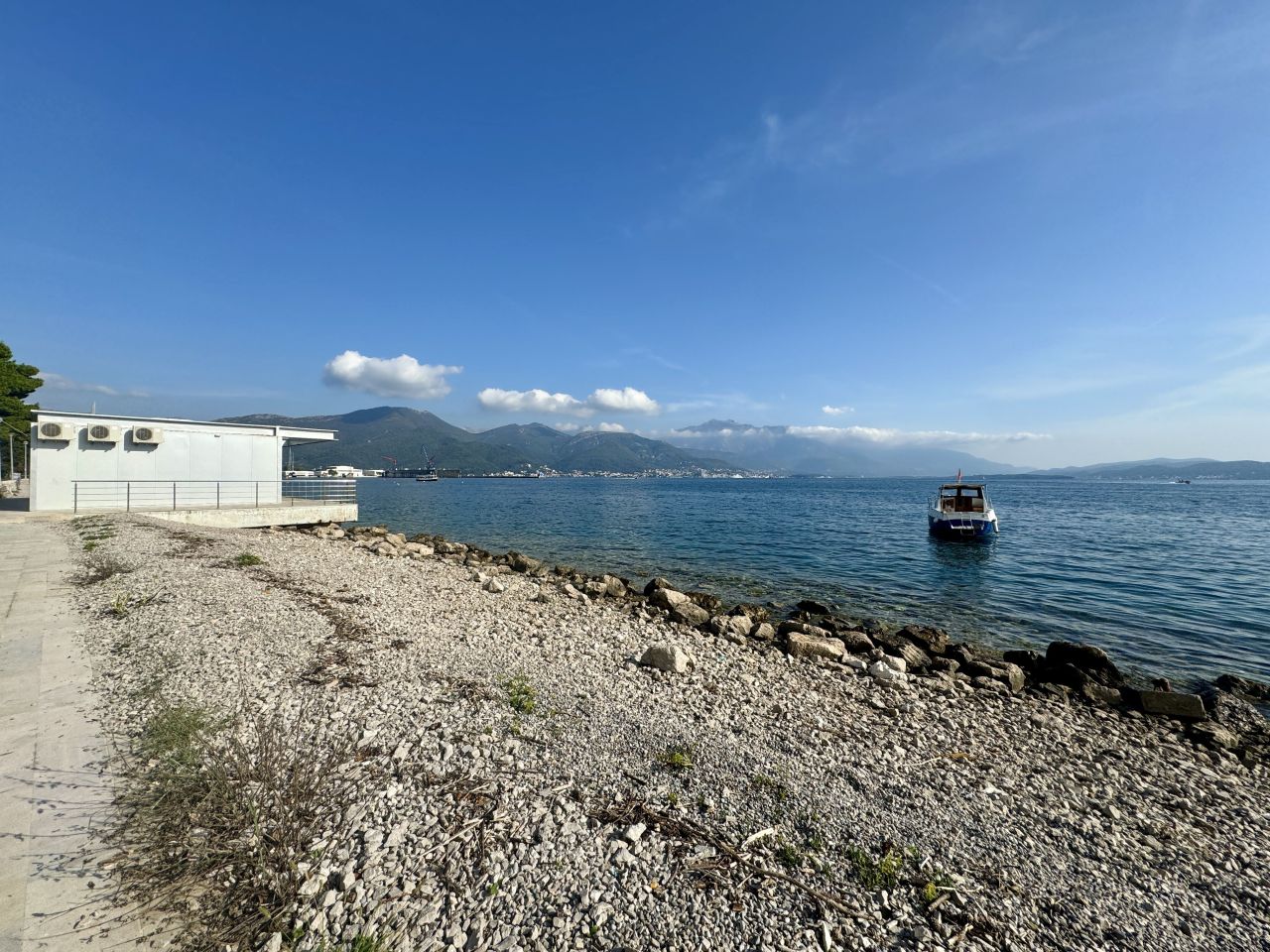 Отель, гостиница в Херцег-Нови, Черногория, 16 800 м² - фото 9