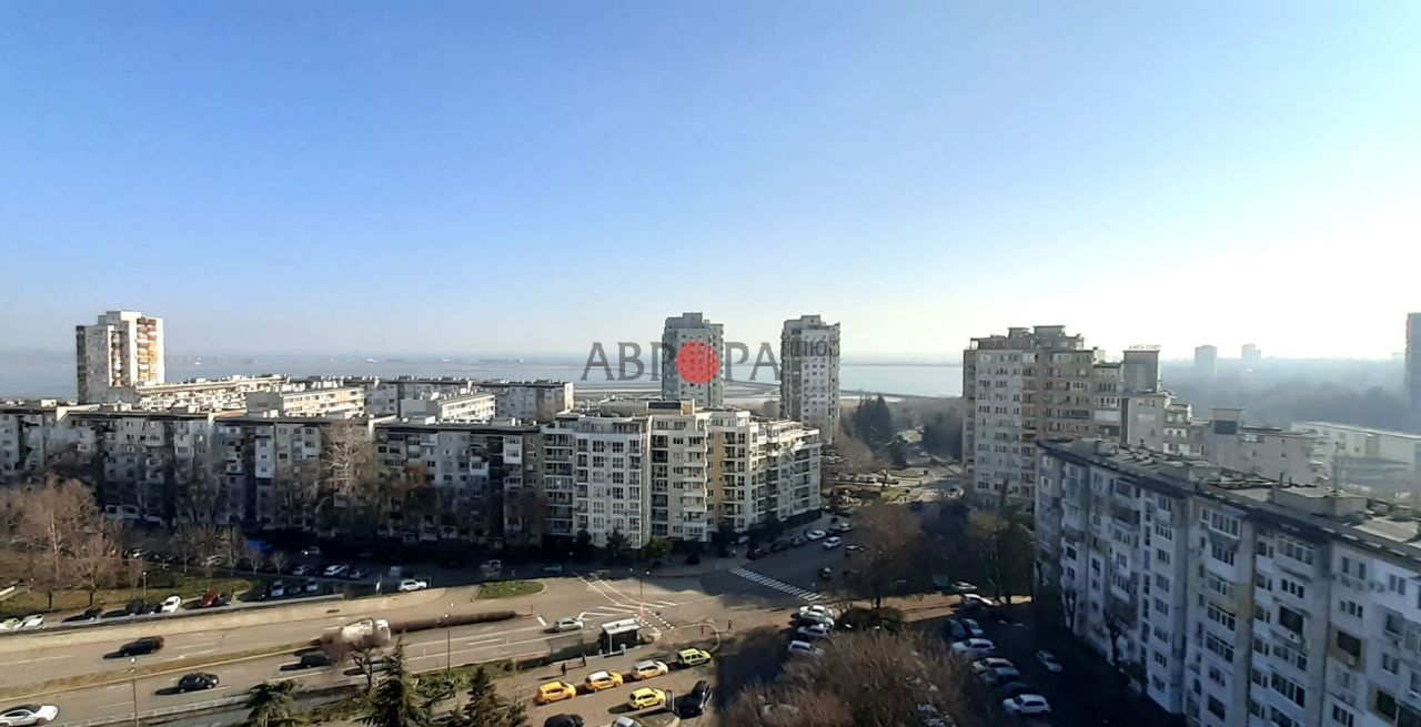 Квартира в Бургасе, Болгария, 65 м² - фото 1