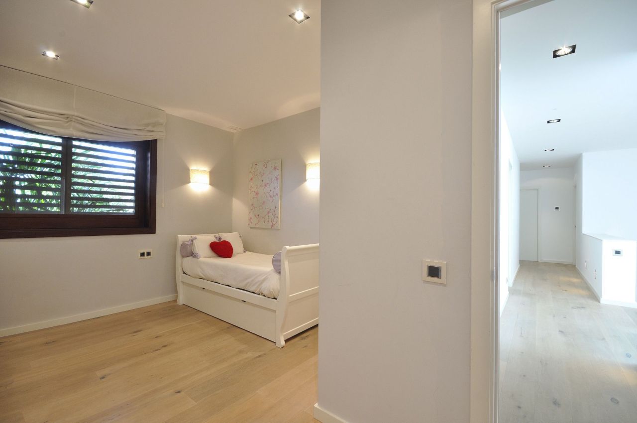 Вилла в Сант-Андреу, Испания, 700 м² - фото 9