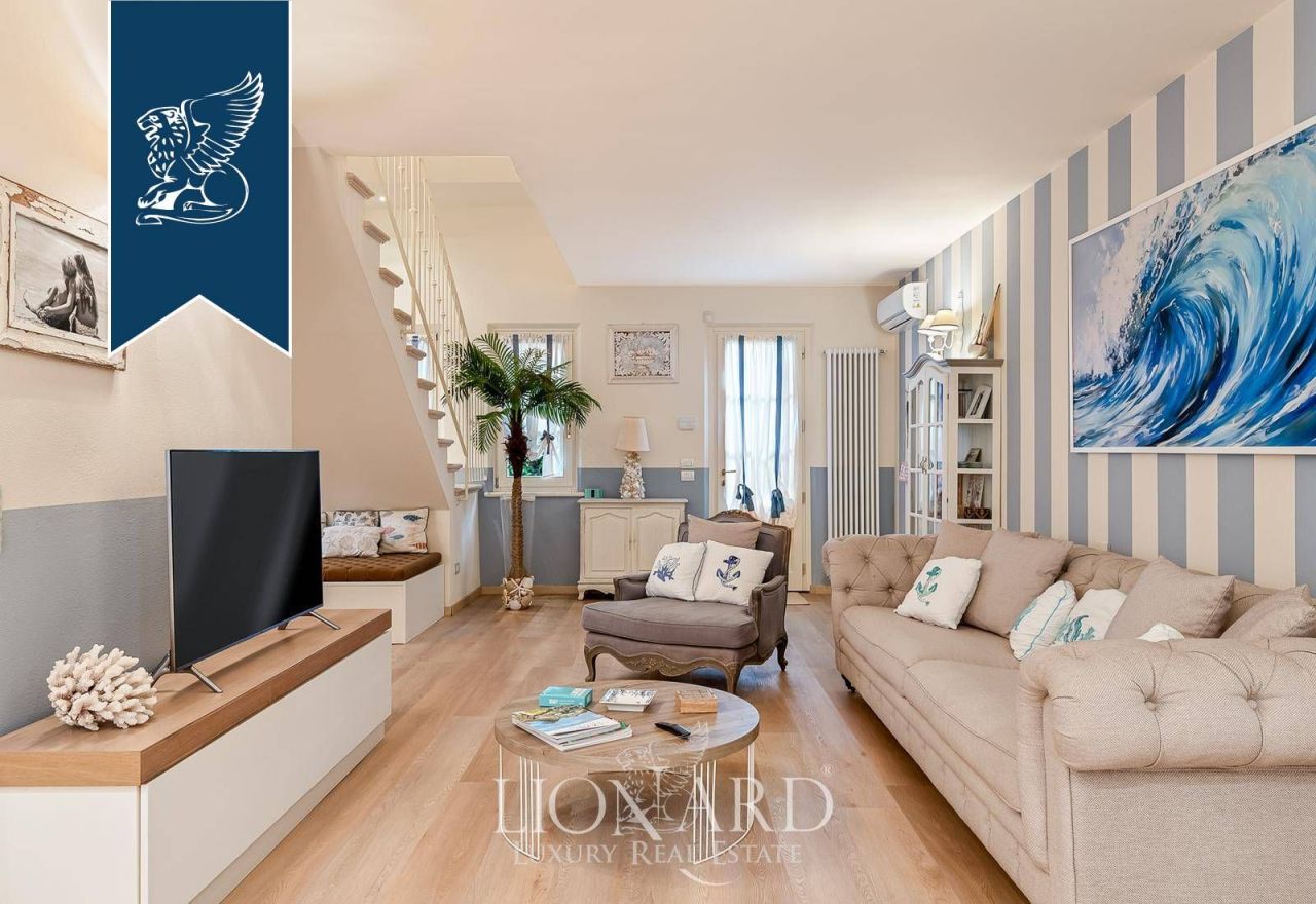 Вилла в Форте деи Марми, Италия, 175 м² - фото 2