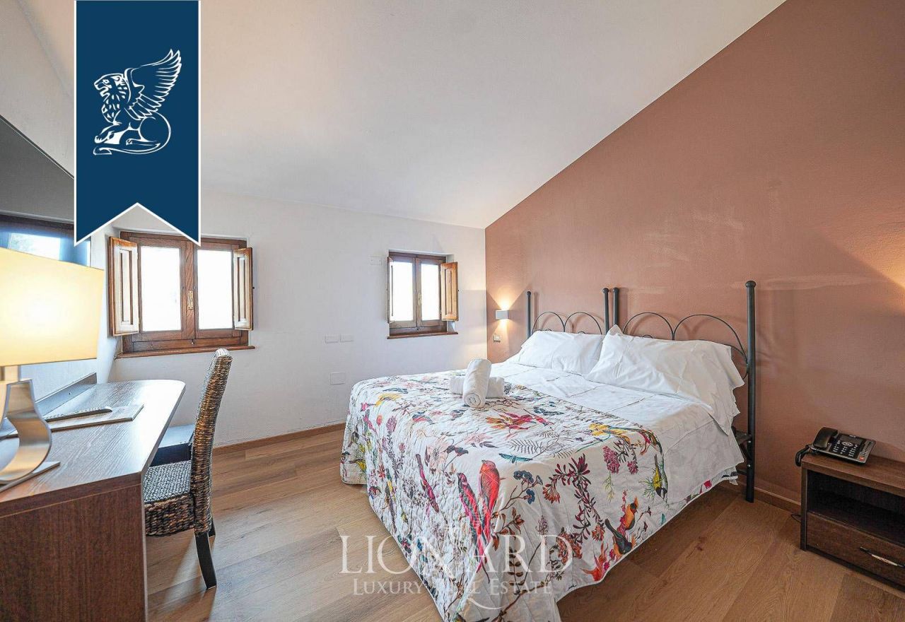 Отель, гостиница в Греве-ин-Кьянти, Италия, 800 м² - фото 9