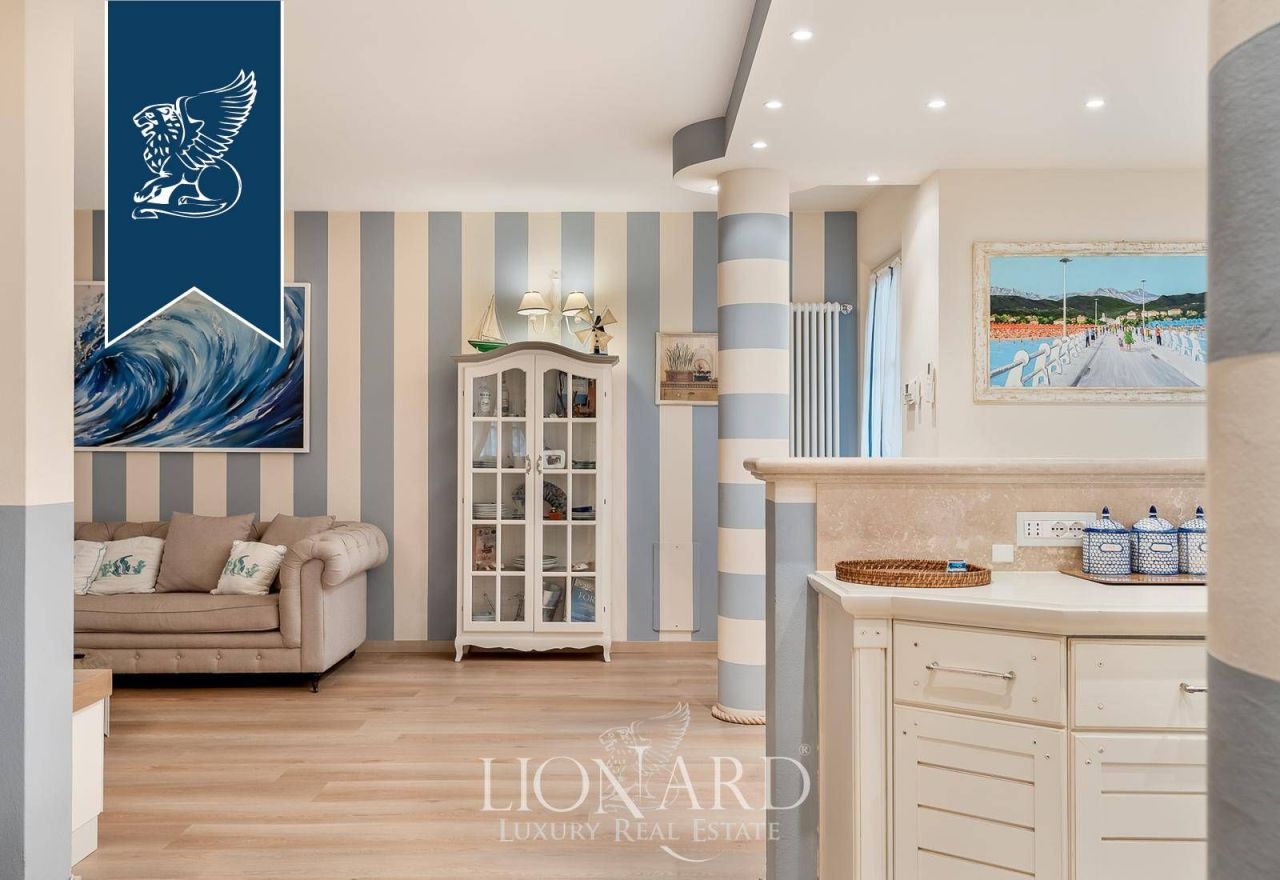 Вилла в Форте деи Марми, Италия, 175 м² - фото 9