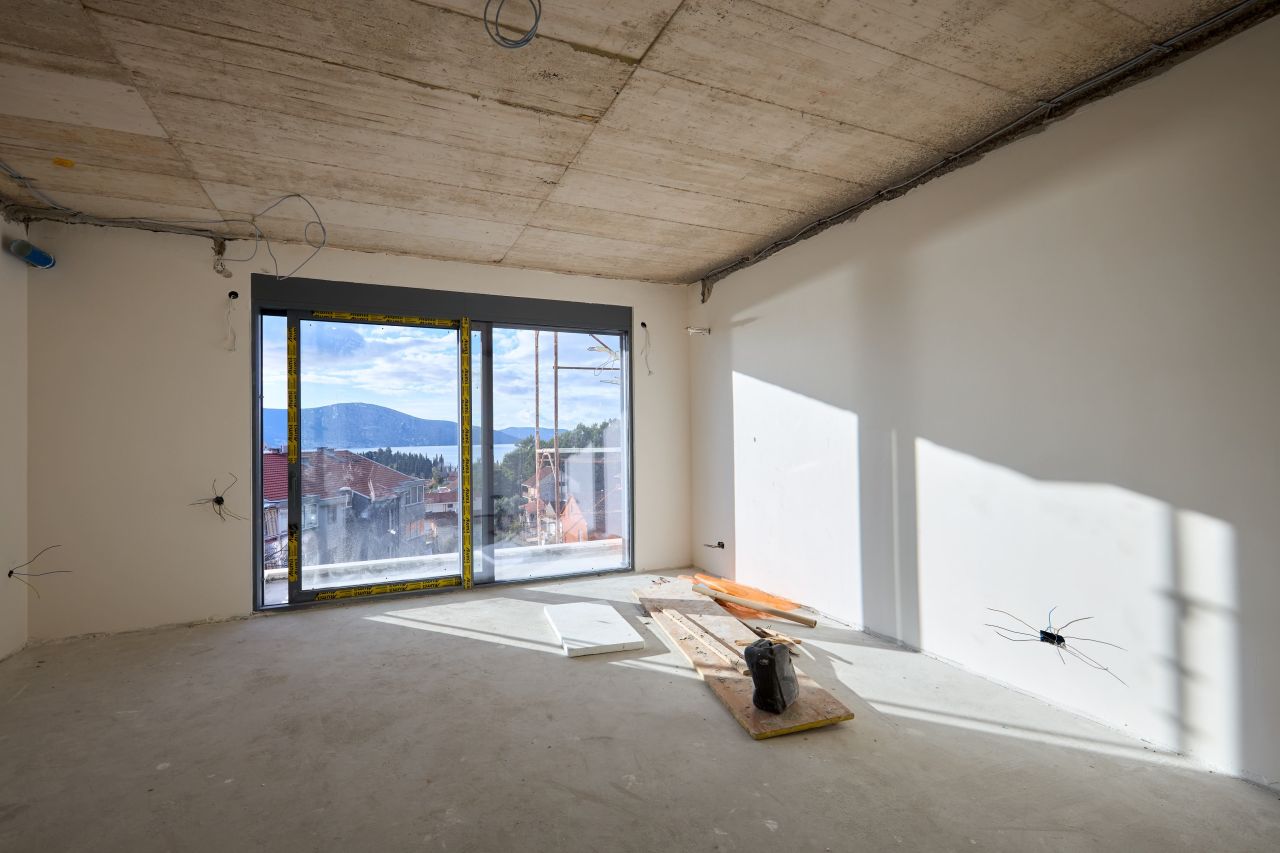 Квартира в Тивате, Черногория, 72.6 м² - фото 9