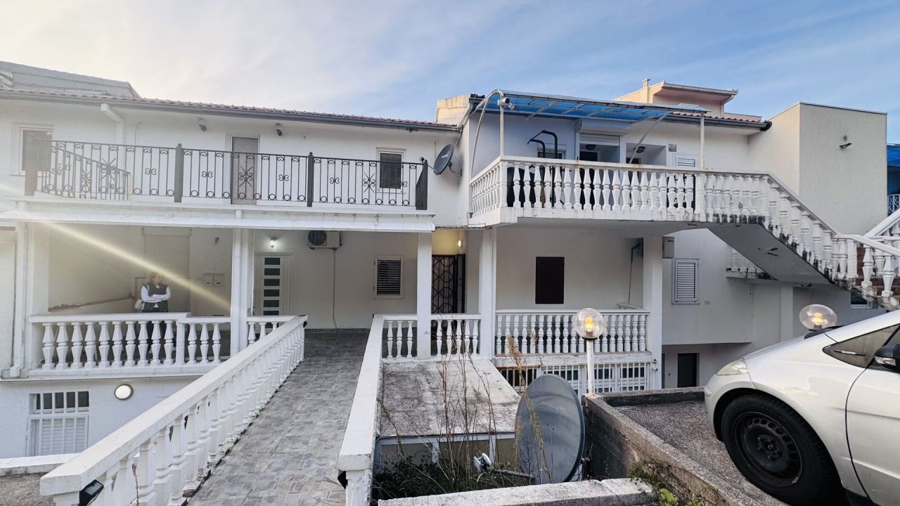 Квартира в Будве, Черногория, 42 м² - фото 11