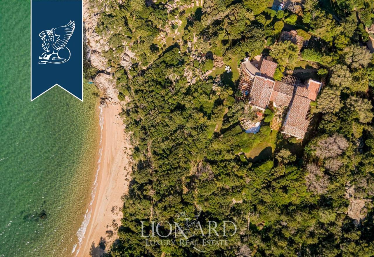 Вилла в Порто Черво, Италия, 500 м² - фото 1