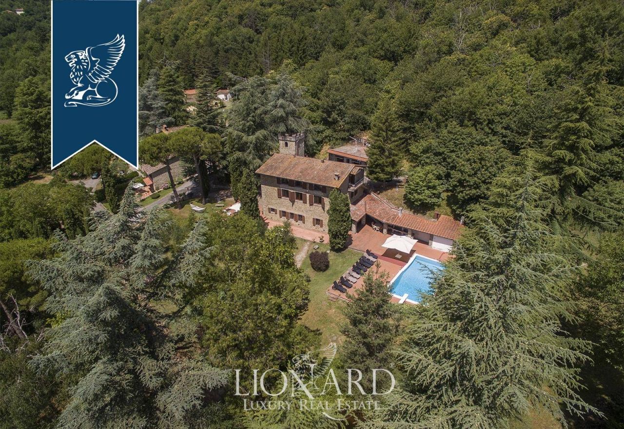 Вилла во Флоренции, Италия, 900 м² - фото 1