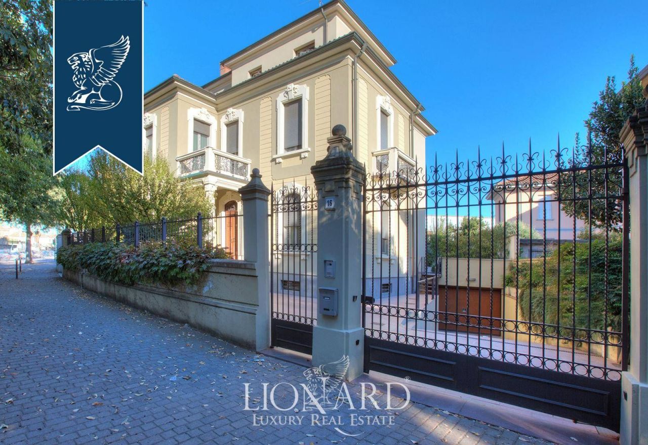 Вилла в Павии, Италия, 550 м² - фото 2