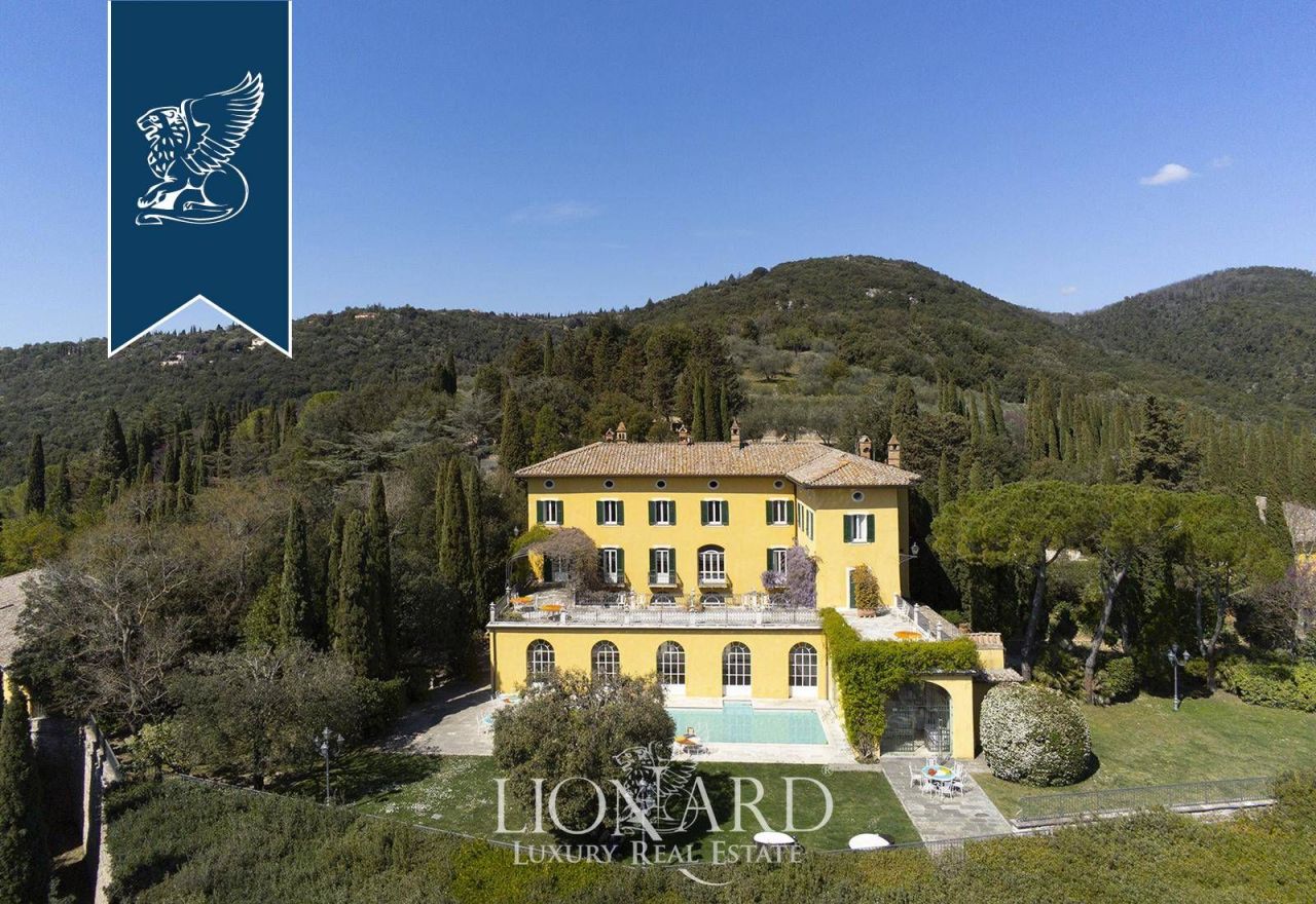 Вилла в Перудже, Италия, 2 100 м² - фото 2