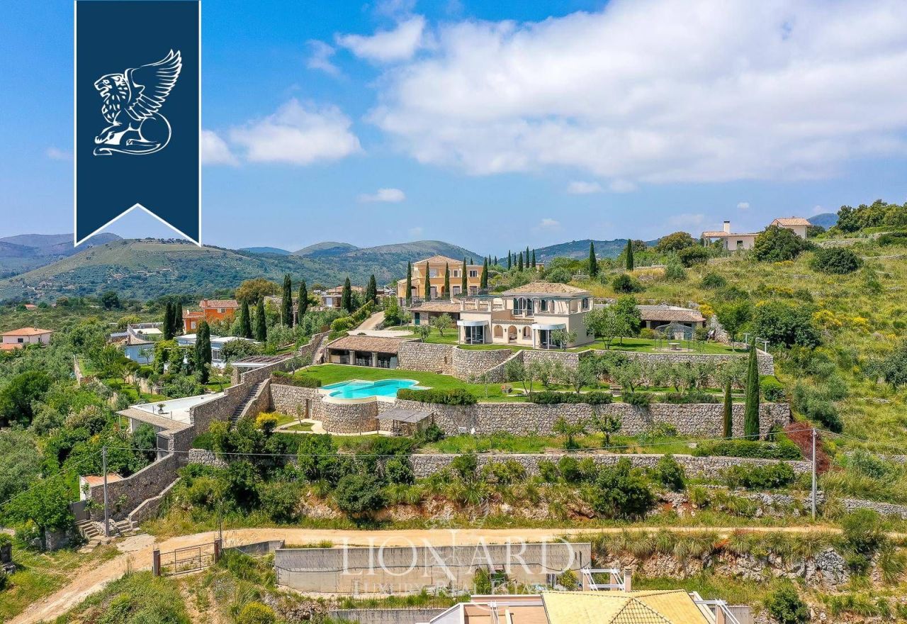 Дом в Латина, Италия, 400 м² - фото 2