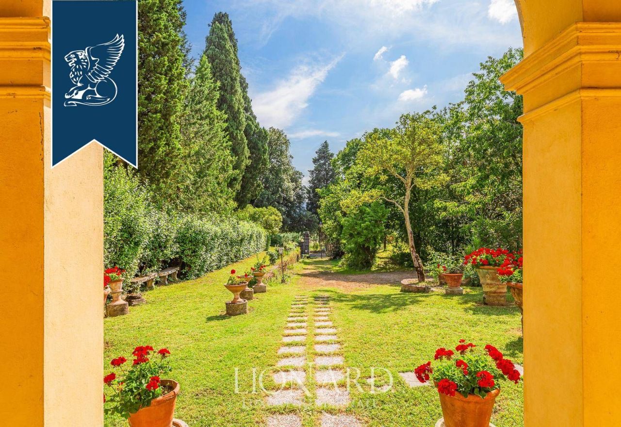 Ферма в Ареццо, Италия, 1 200 м² - фото 2