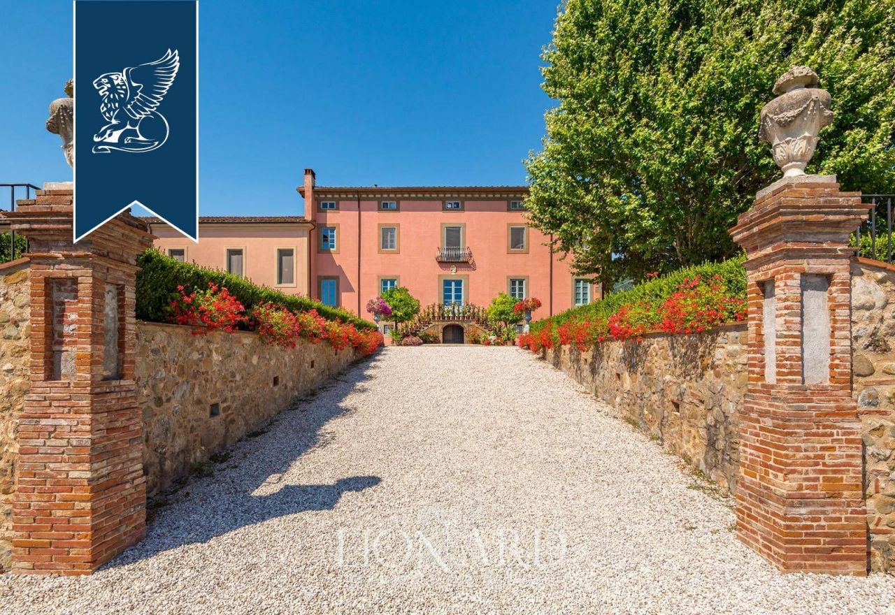 Вилла в Капаннори, Италия, 2 900 м² - фото 2