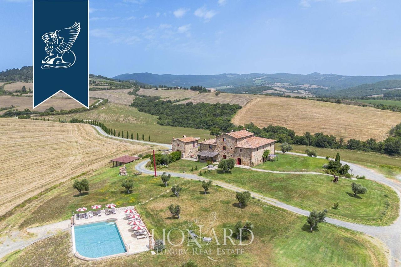 Ферма в Монтекатини-Валь-ди-Чечина, Италия, 1 000 м² - фото 2