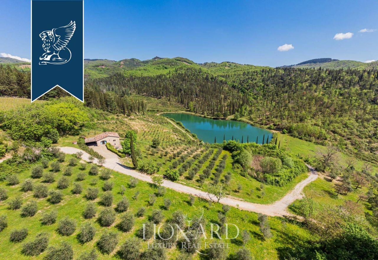 Вилла в Сиене, Италия, 700 м² - фото 2