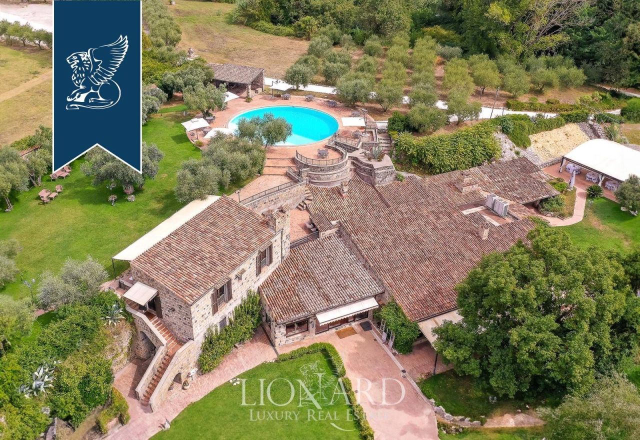 Вилла в Беневенто, Италия, 2 200 м² - фото 2