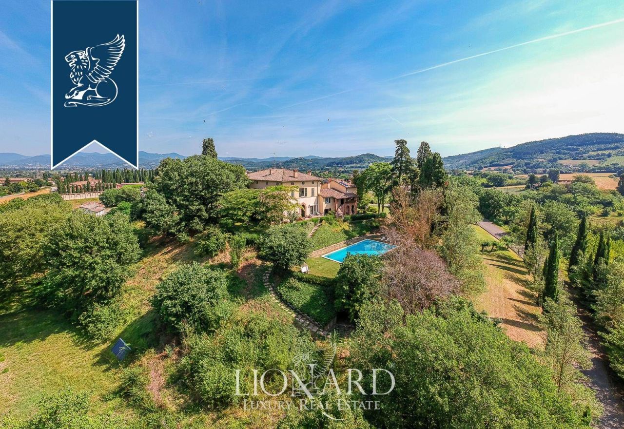 Вилла в Читта-ди-Кастелло, Италия, 1 000 м² - фото 2