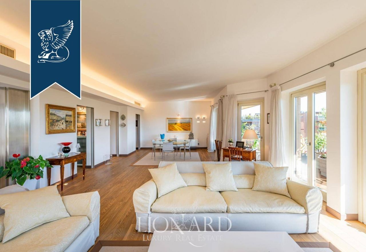 Апартаменты в Монце, Италия, 380 м² - фото 2