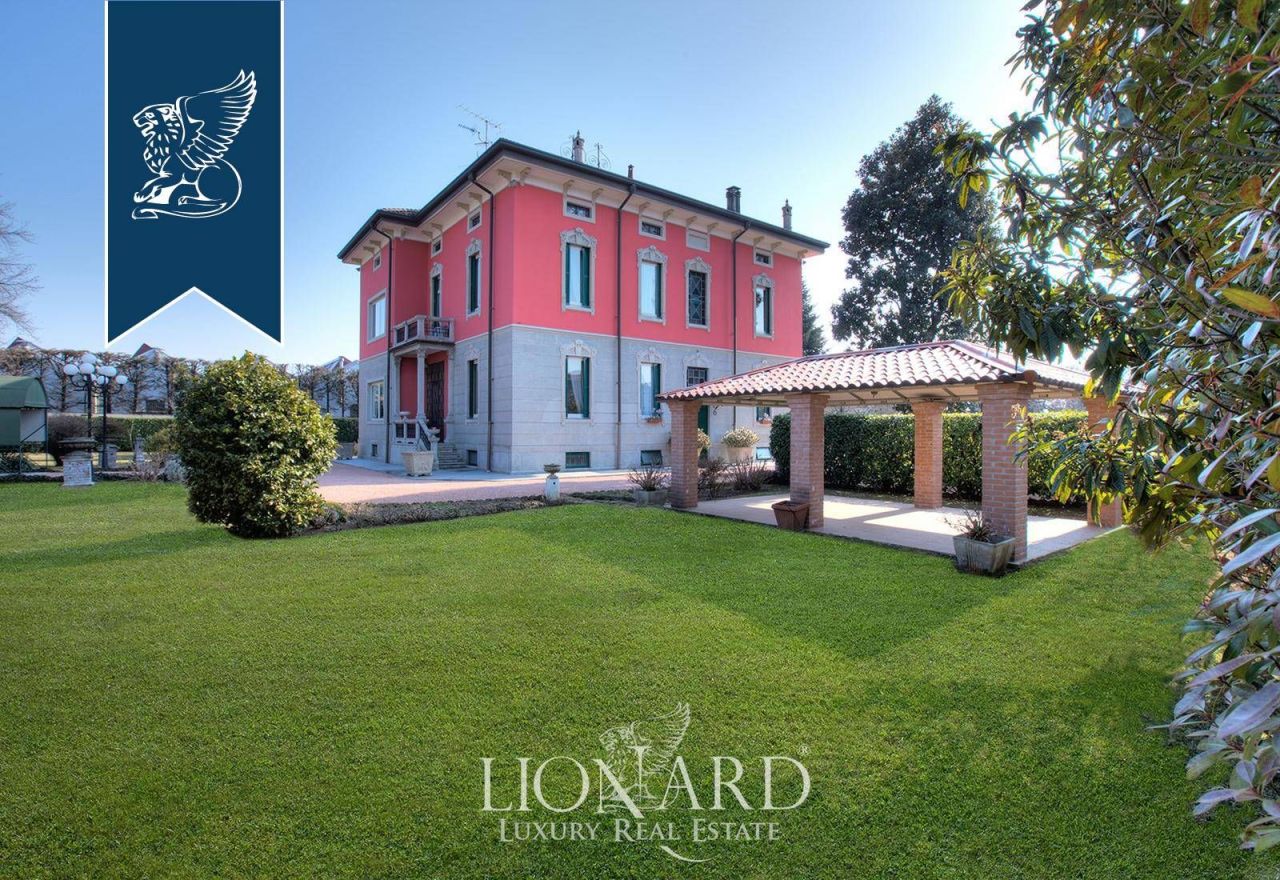 Вилла в Милане, Италия, 560 м² - фото 2