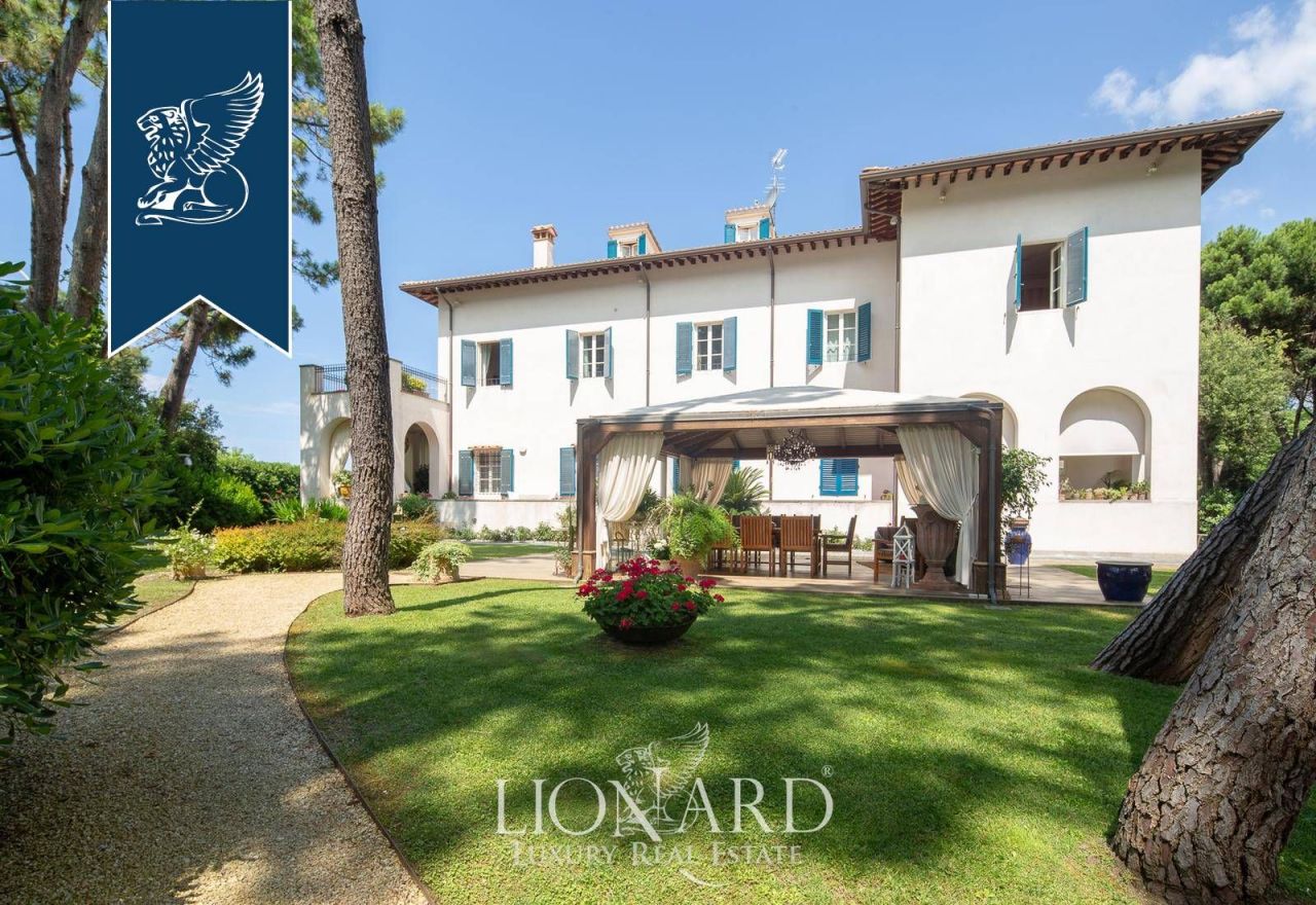 Вилла в Массе, Италия, 1 100 м² - фото 2