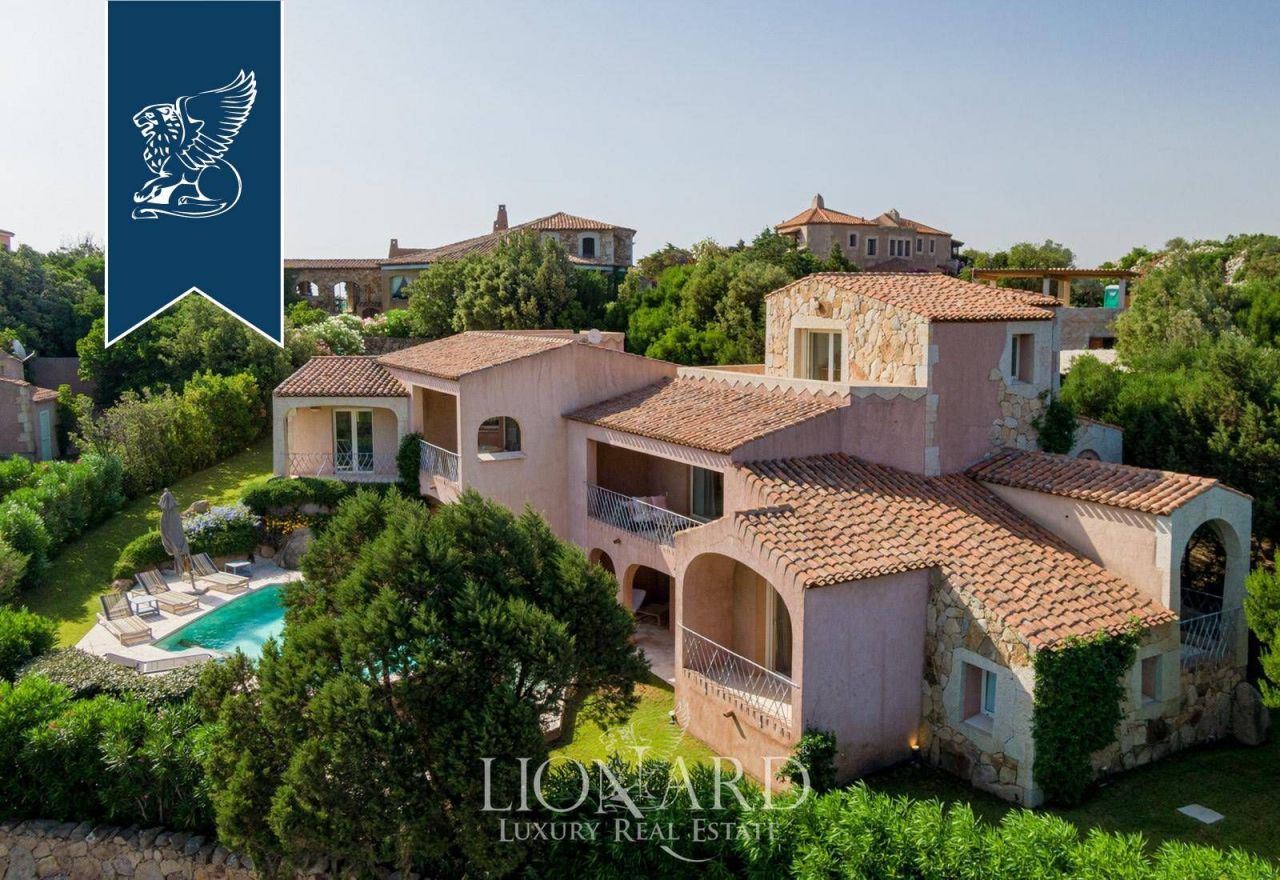 Вилла в Порто Черво, Италия, 370 м² - фото 2