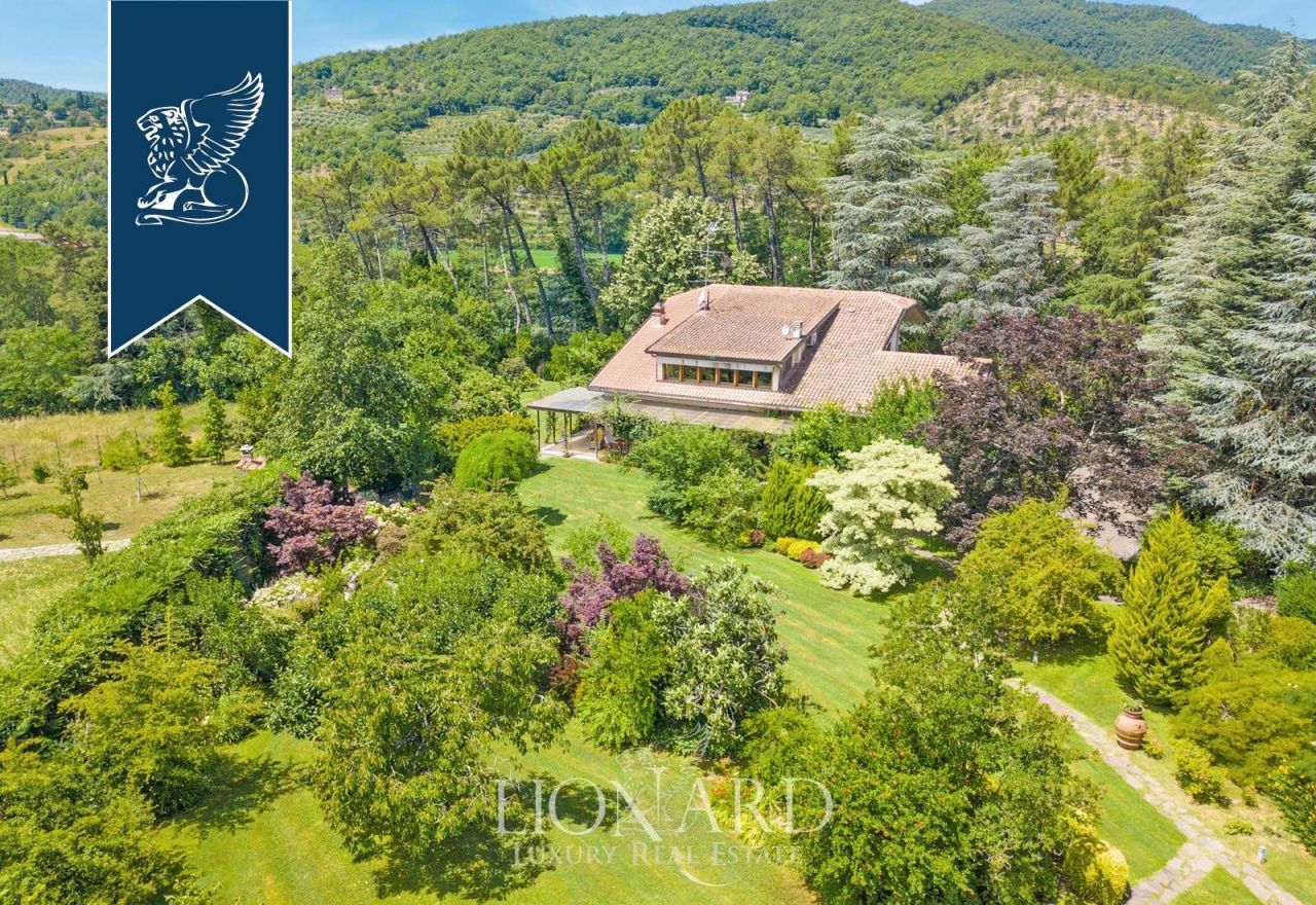 Вилла в Ареццо, Италия, 400 м² - фото 2