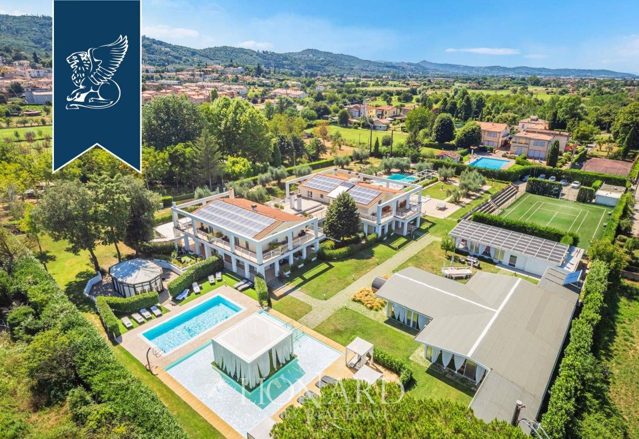 Отель, гостиница в Ареццо, Италия, 2 500 м² - фото 2