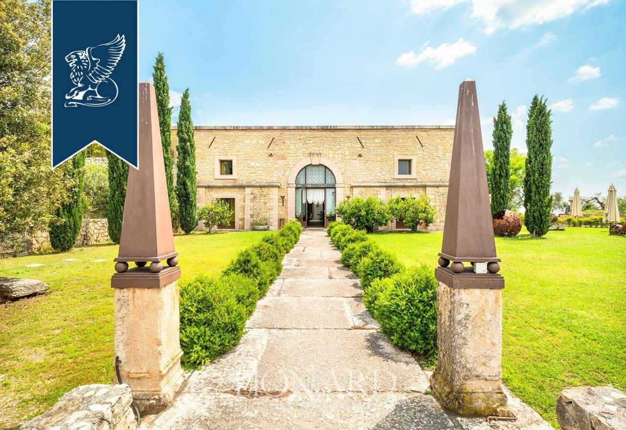 Вилла в Вероне, Италия, 1 300 м² - фото 2