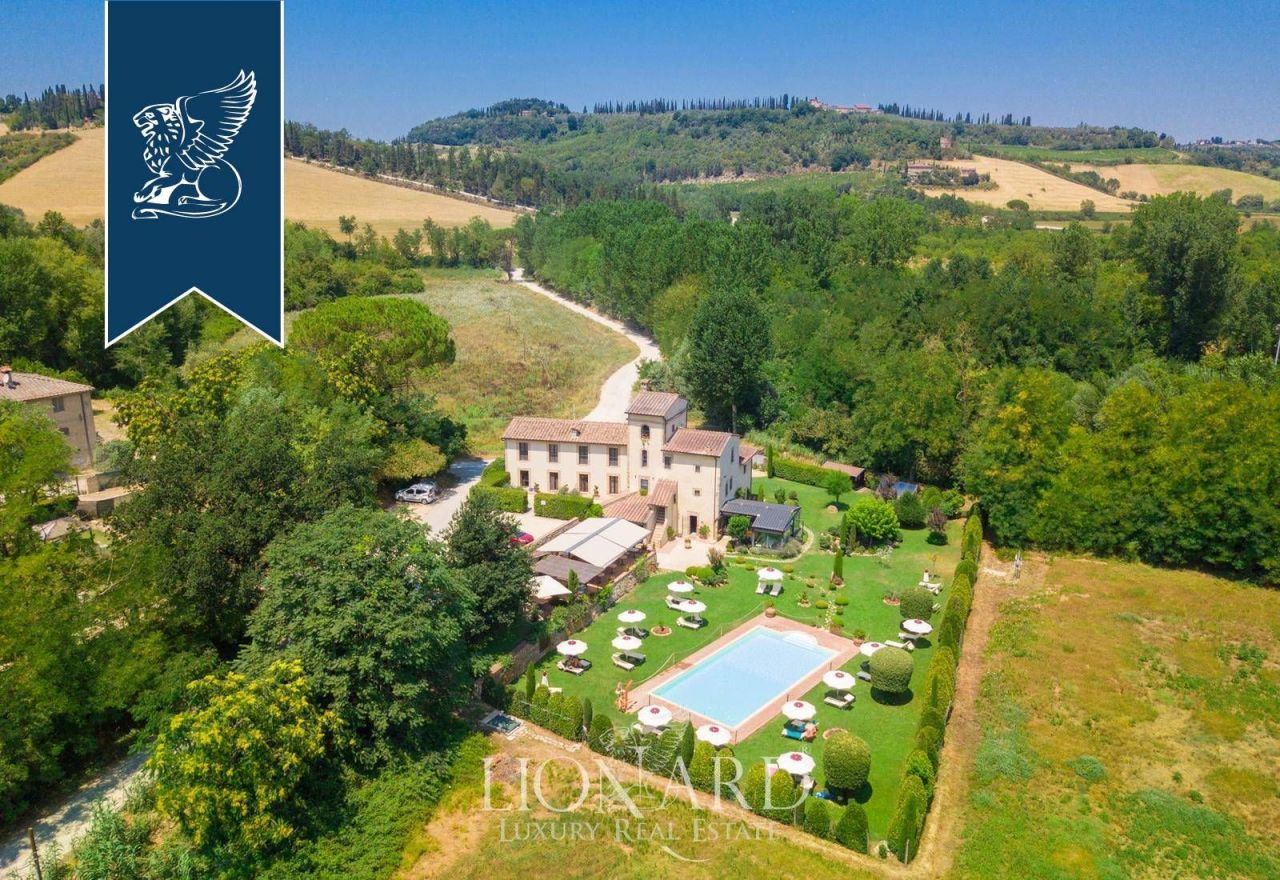 Отель, гостиница в Сиене, Италия, 650 м² - фото 2