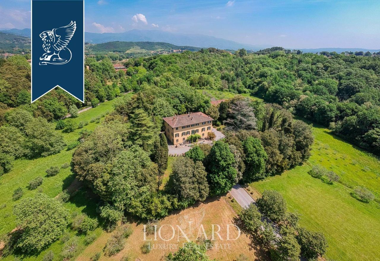 Вилла в Лукке, Италия, 1 500 м² - фото 2